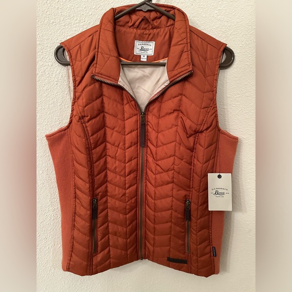 G.H. Bass & Co. Jackets & Blazers - NWT G.H. Bass & Co Women's Quilted Vest - Size Medium
